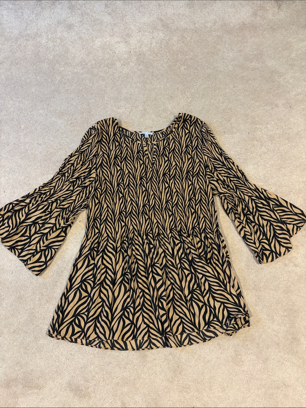 2X Floral and Ivy camel and black 3/4 length blouse
